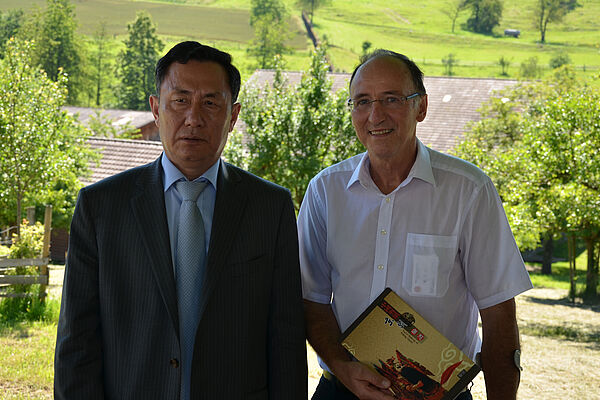 Wenbing Geng, Ambassador of the People's Republic of China and Director of FiBL, Prof. Urs Niggli