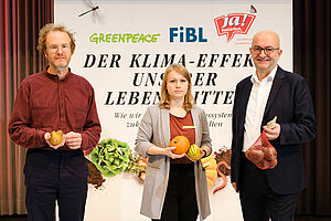 Bild Pressekonferenz mit Vertreter*innen von FiBL, Greenpeace und Ja! Natürlich
