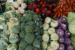 Broccholi, Blumenkohl, Kohlrabi, Karotten etc.