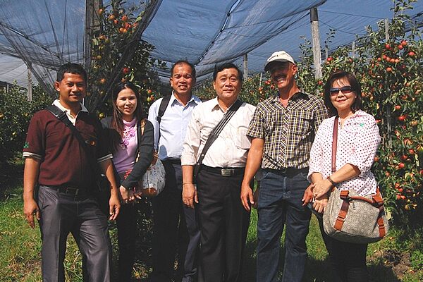 Besuchergruppe aus Thailand am FiBL.