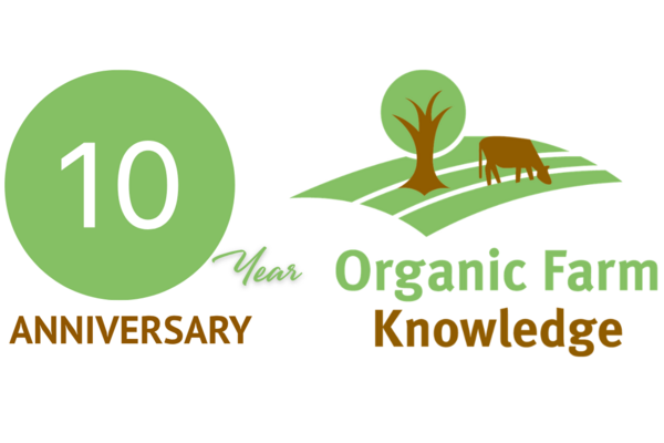 Logo: 10 Jahre Organic Farm Knowledge.