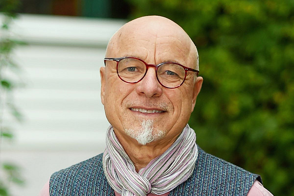 Portrait von Robert Hermanowski.