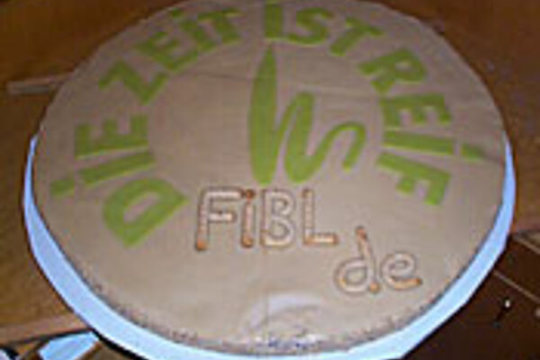Torte mit Beschriftung "Die Zeit ist reif FiBL de"