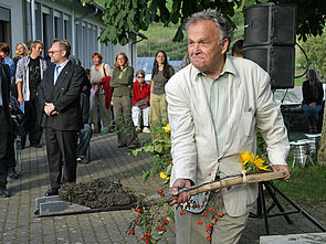 Otto Stich opening the Year of the Soil.