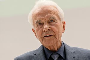 Nahaufnahme von Claus Leitzmann.