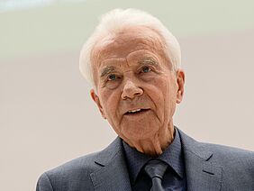 Nahaufnahme von Claus Leitzmann.