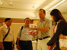 Lucius Tamm explains aspects of plant protection.